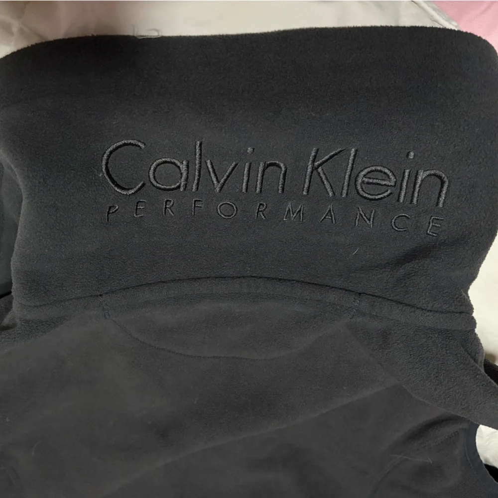 Calvin Klein Performance Vest - Picture 2 of 6